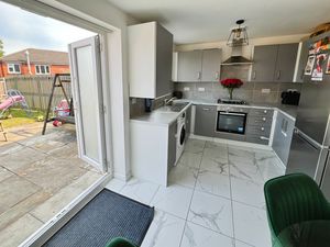 Kitchen- click for photo gallery